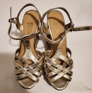 Brash Gold Wedges